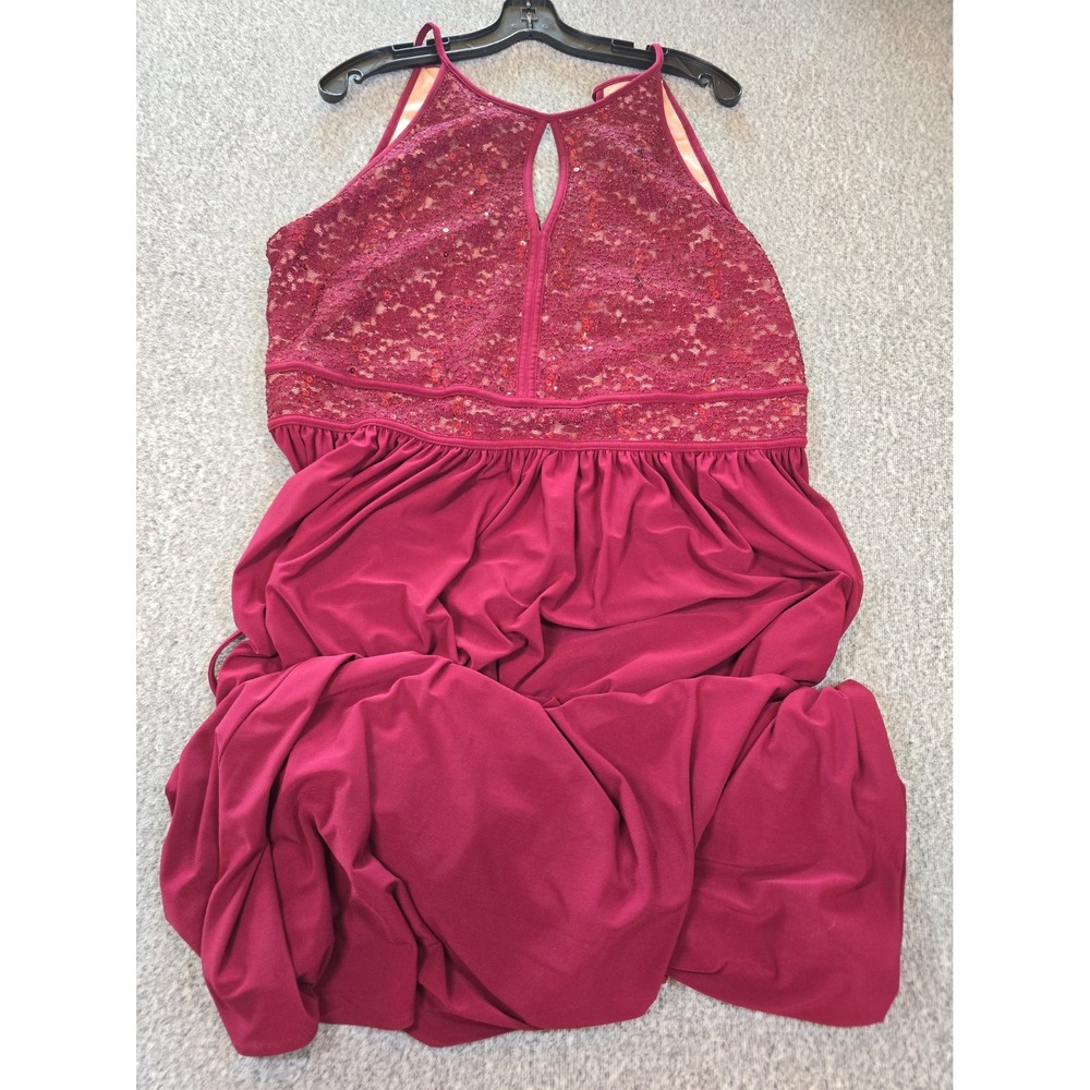 NE Woman bridesmaid Prom Dress Size 18 (worn one time) Maroon Burgundy Nude